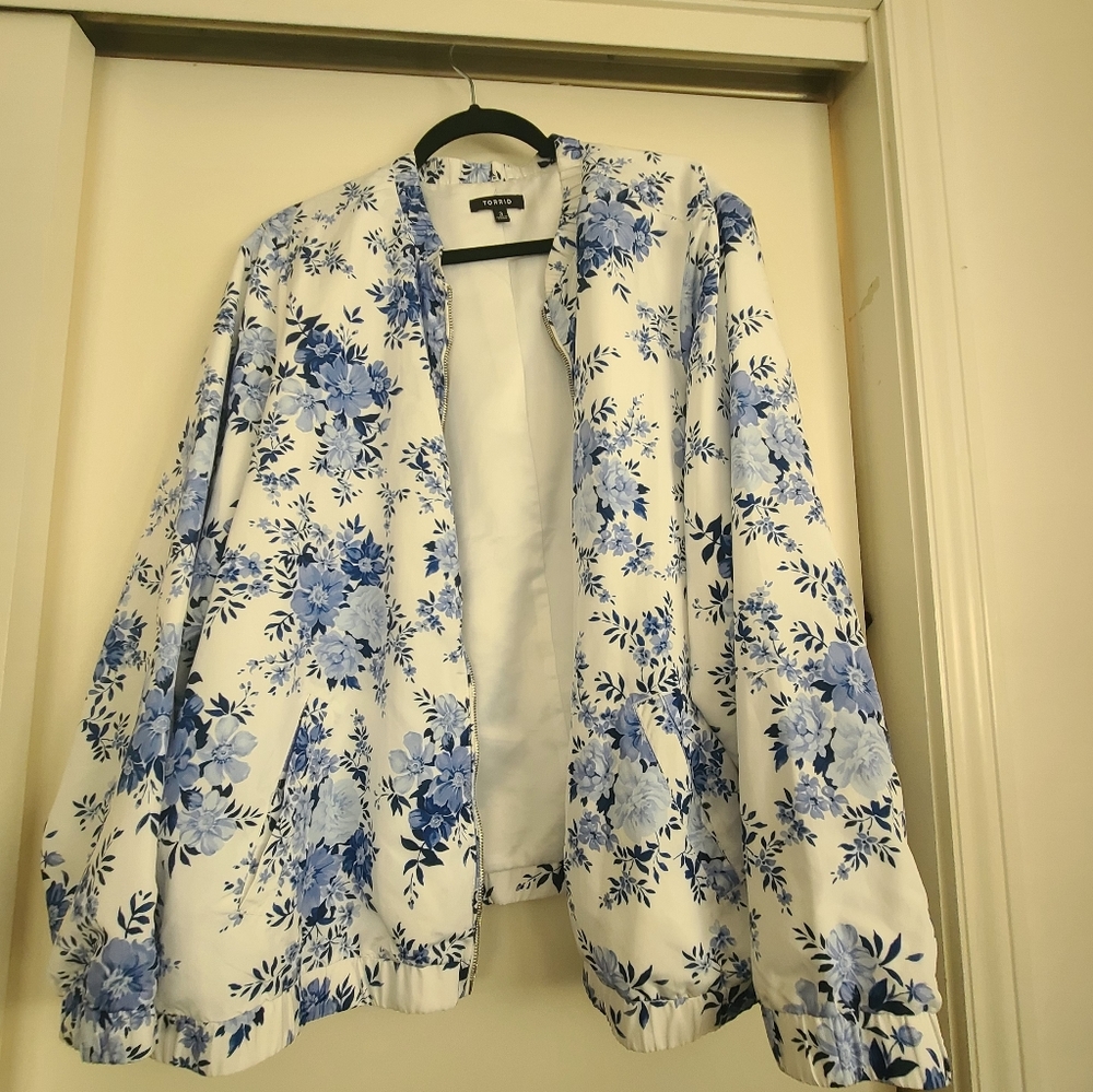 Jacket - Picture 2 of 2